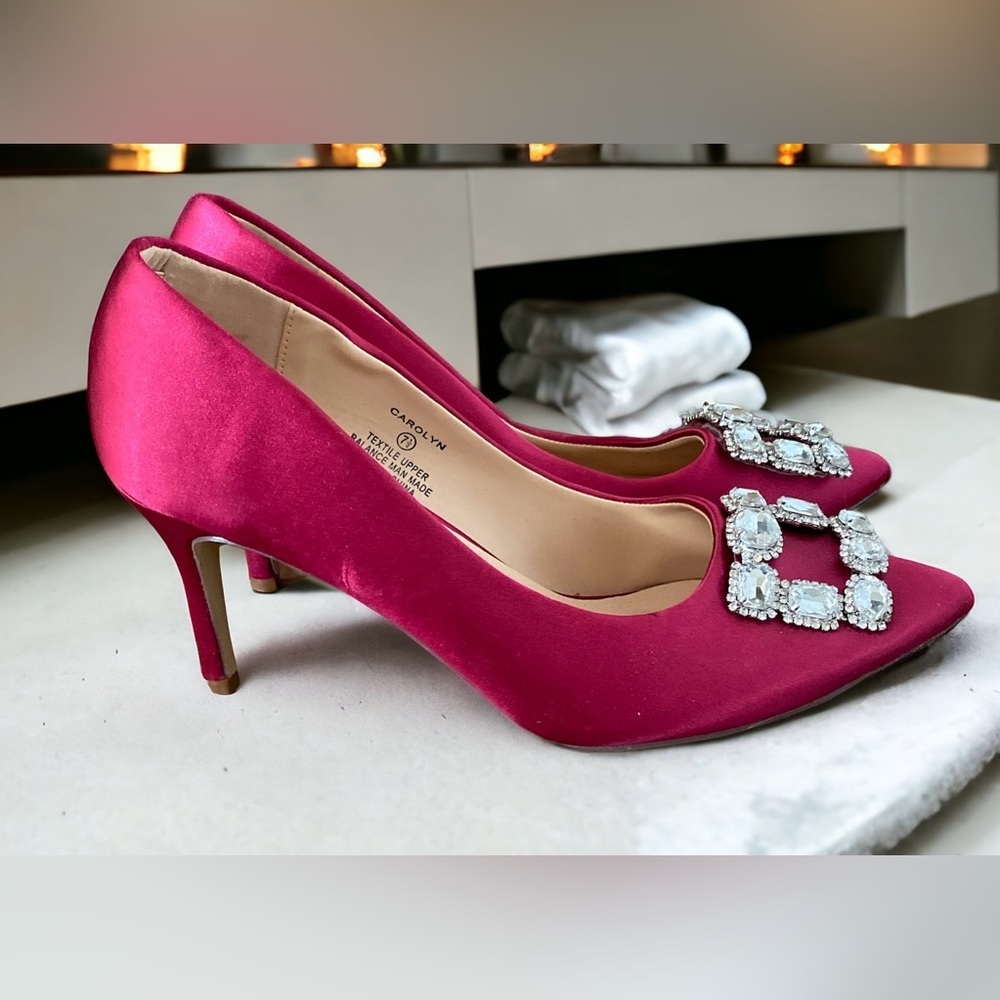 Lauren Lorraine ladies heels size 7.5